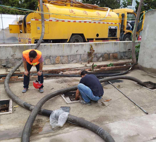 德安清理沉淀池时必须做好安全防范措施